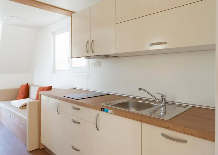 Floating House Marina *